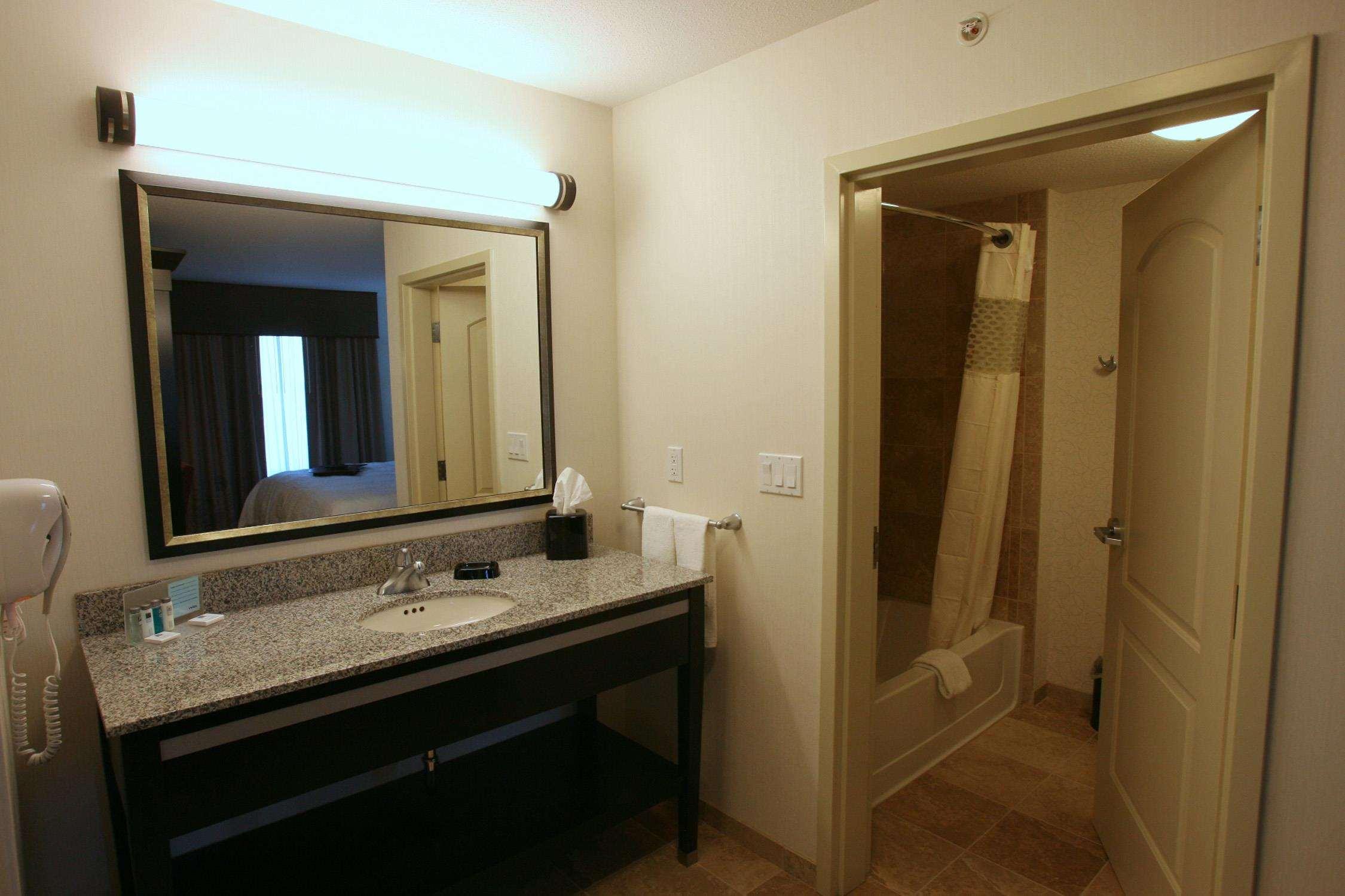 Hampton & Red Deer Hotel Penhold