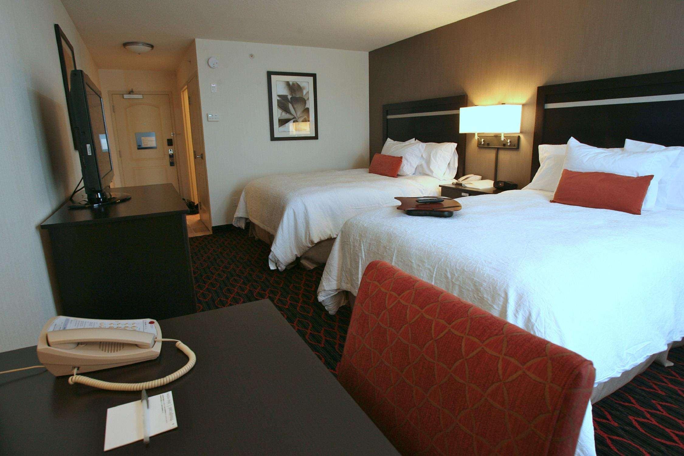 Hotel Hampton & Red Deer