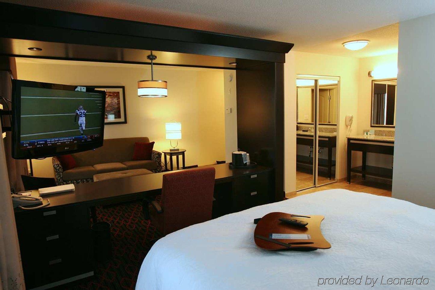 Hampton & Red Deer Hotel 3*