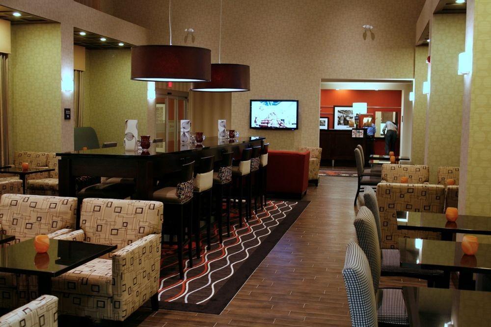 Hotel Hampton & Red Deer Penhold